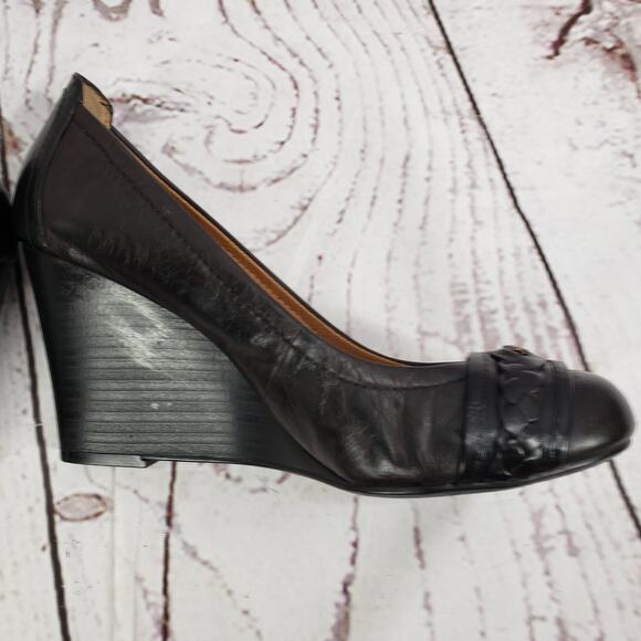 Lucky Brand  Women's Black Leather Wedge Pump Shoes Size 9.5M - Picture 13 of 16